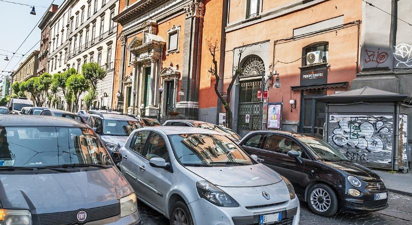 Százezrek ismerik a rendszámos trükköt, milliókat spórolnak – Magyarország miért maradt ki?