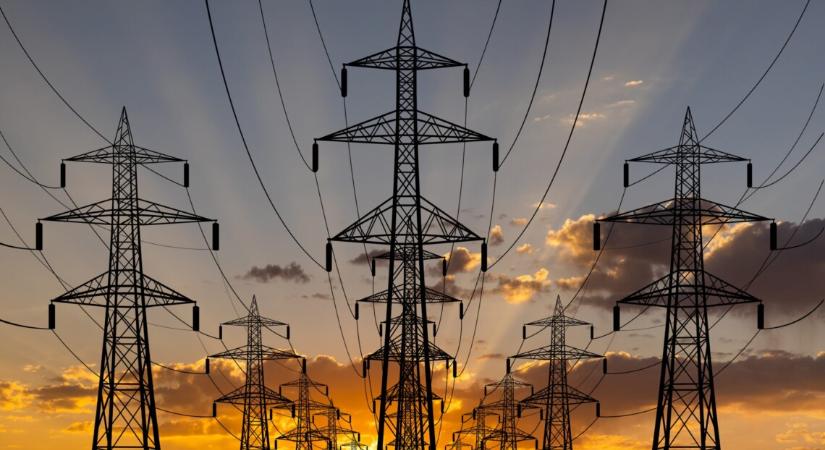 Az állami vállalatok holnaptól növelni fogják az áramimportot