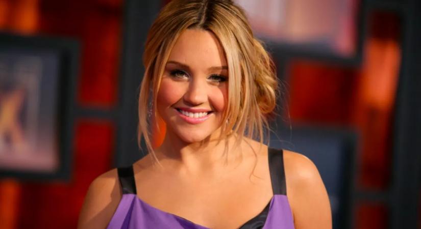 Arctetkó, túlsúly és horrorszemöldök: egy élő roncs lett az egykori tinisztár