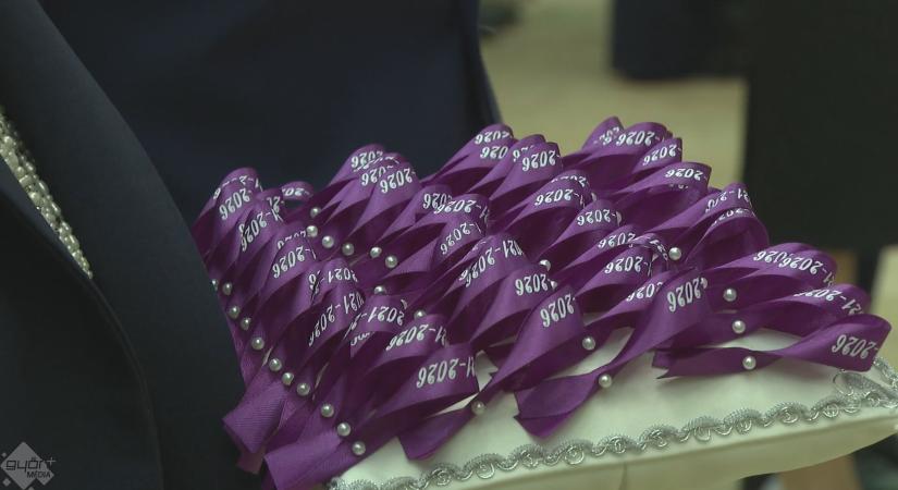 Mérföldkő a végzősök életében: szalagavató a Baksa Kálmán Gimnáziumban