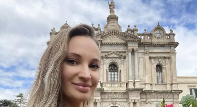 Belehalt a fenéknagyobbító műtétbe az ismert influenszer