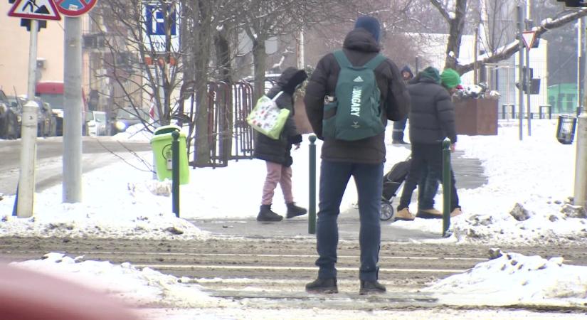 Rengeteg a dolguk a mentőknek - 47 ezer esetet láttak el másfél hét alatt