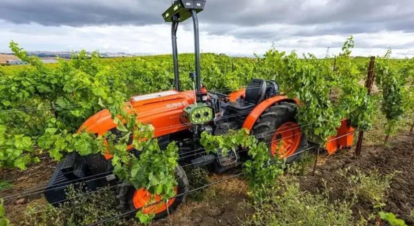 Kubota: Autonóm traktor és Transformer robot