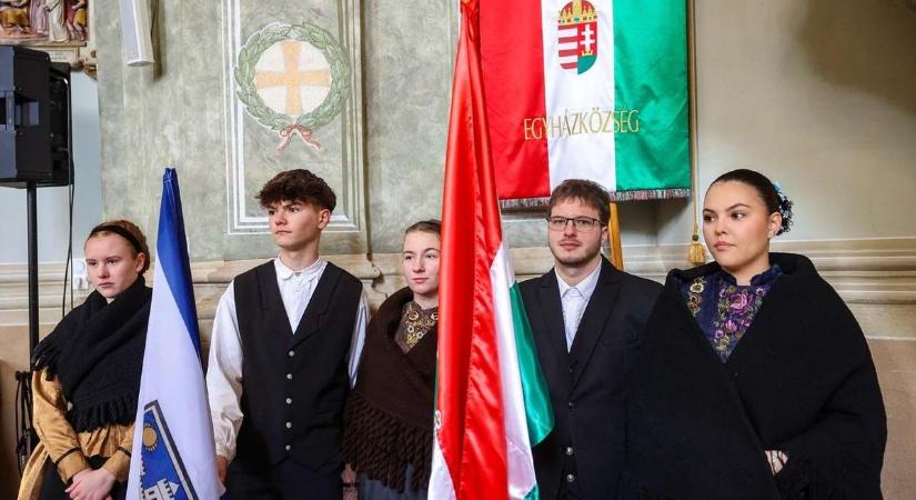 „Isten veled, hazánk!” – 80 év fájdalmára emlékezett Bonyhád (galéria)