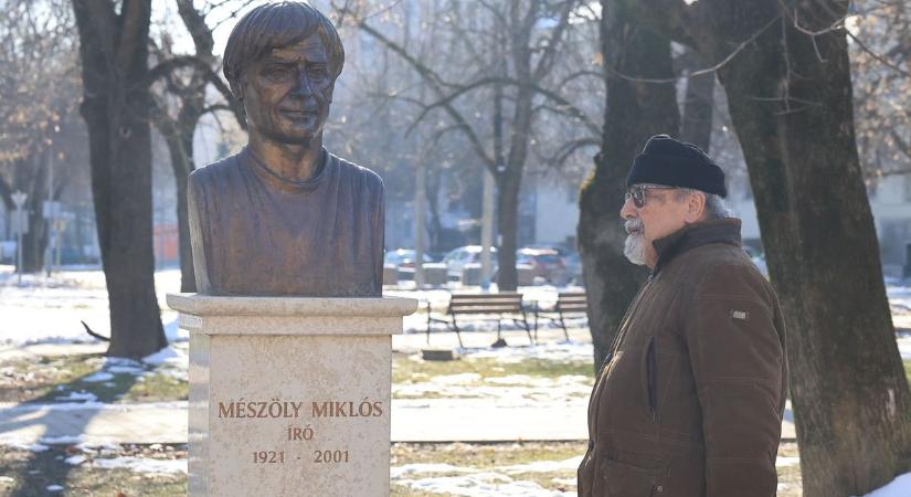 Igazi nagyágyúk érkeztek Szekszárdra – A Mészöly Miklós Emléknapon újra irodalmi központ lett a város (galéria)
