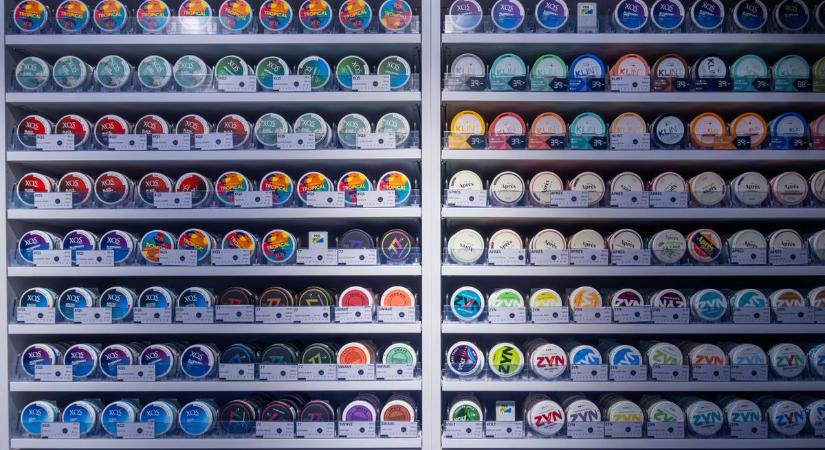 A britek végre rájöttek, hogyan füstölhetnének kevesebbet a fiatalok – Magyarország ezt már megoldotta, ráadásul szigorúbban