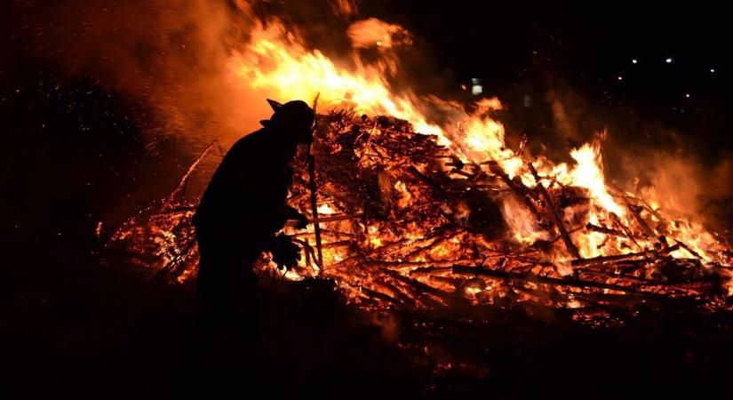 Szándékosan gyújtott fel egy faházat a hajléktalan, többen majdnem bennégtek