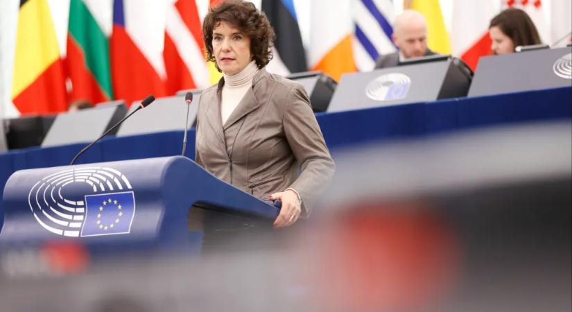 Hivatalosan bejelentették, hogy a magyar hatóságok Dobrev Klára mentelmi jogának felfüggesztését kérték