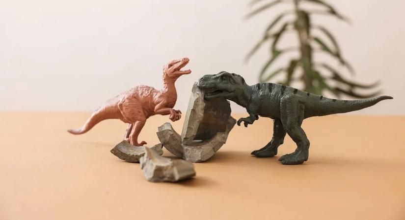 Dinoszauruszok lepték el a metálkoncertet: fergeteges videó tarol a neten