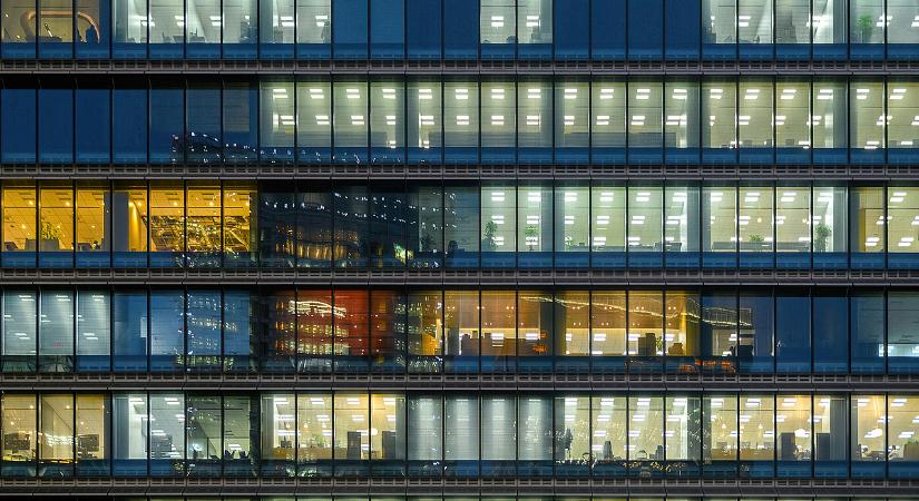 Több tucat esélyes a végső győzelemre: ők formálják a városok és irodák jövőjét, az egész szakma rájuk figyel