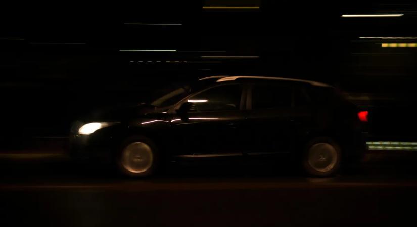 Elképesztő! Szürke Mercedes vihette el az eltűnt fiatalt