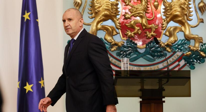 Lemondott Bulgária háborúellenes elnöke – hetekkel a parlamenti választások előtt