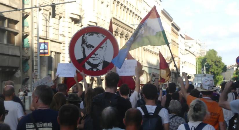 10 milliós ajánlat: Így lesz a kedvenc mémoldaladból hirtelen propaganda