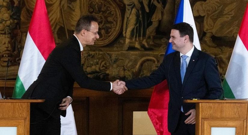 A patrióta kormányok Prágában erősítették meg a nemet a háborúra, migrációra, genderre (videó)