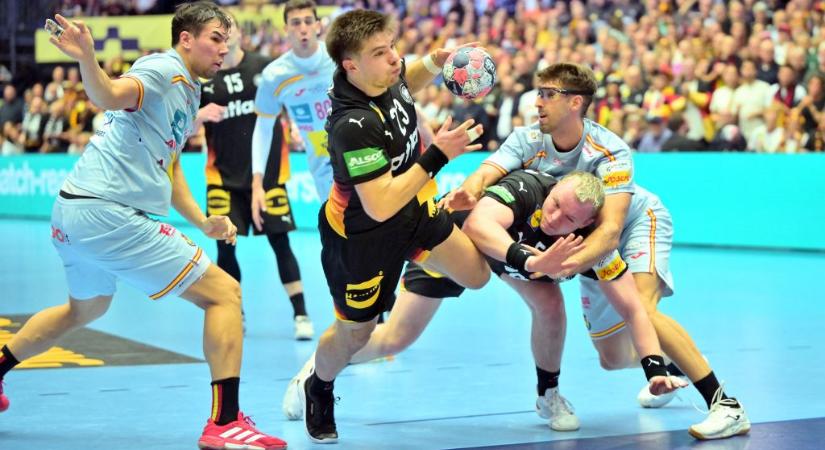 Az Eb előtt antikézilabdával csúfolták őket, de a középdöntőhöz ők is kellettek