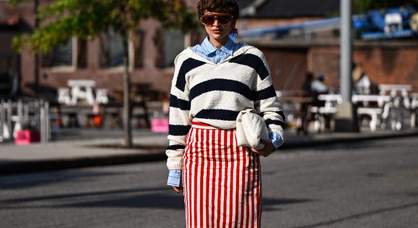 Ez a szoknya lesz 2026 egyik legnagyobb divattrendje – Meg fogsz lepődni!