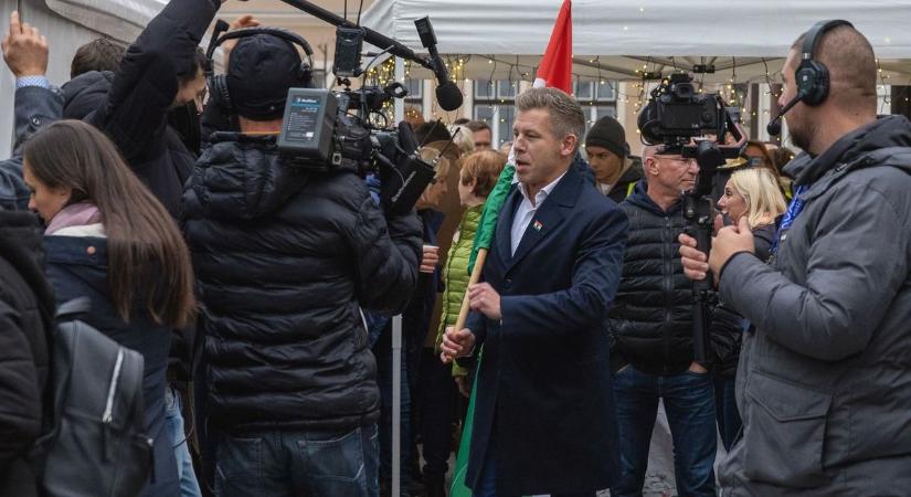 A Tisza Párt elnöke saját köre ellen is léphet a politikai előnyért