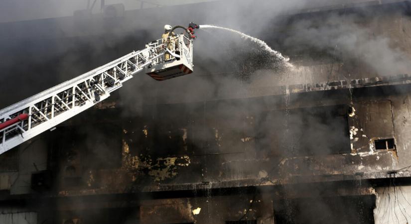 11-re emelkedett a halálos áldozatok száma a kigyulladt bevásárlóközpontban