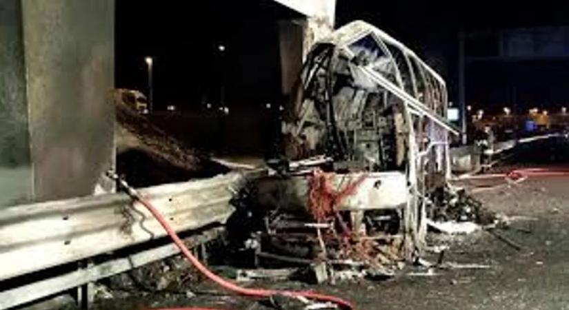 „Láttam, ahogy elevenen égnek el...” - 9 éve történt a szörnyű veronai busztragédia: így látta a szemtanú