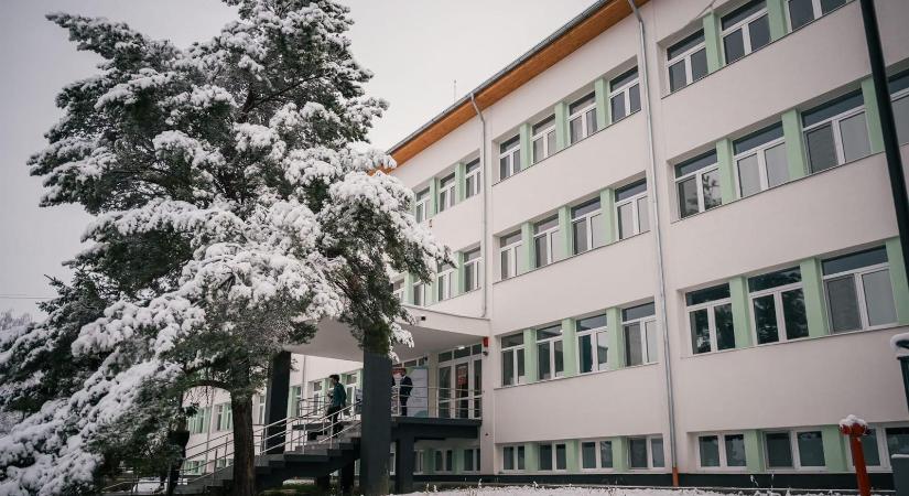 Ötéves használatba adták át a csíkszeredai kórháznak a járóbeteg-szakrendelő épületét.