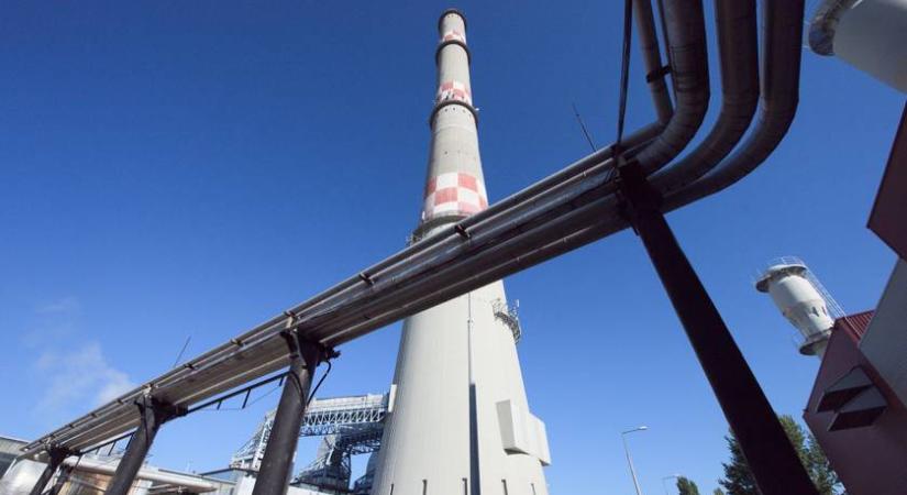 Kilyukadt a távhővezeték: még mindig nincs fűtés 500 lakásban a magyar városban