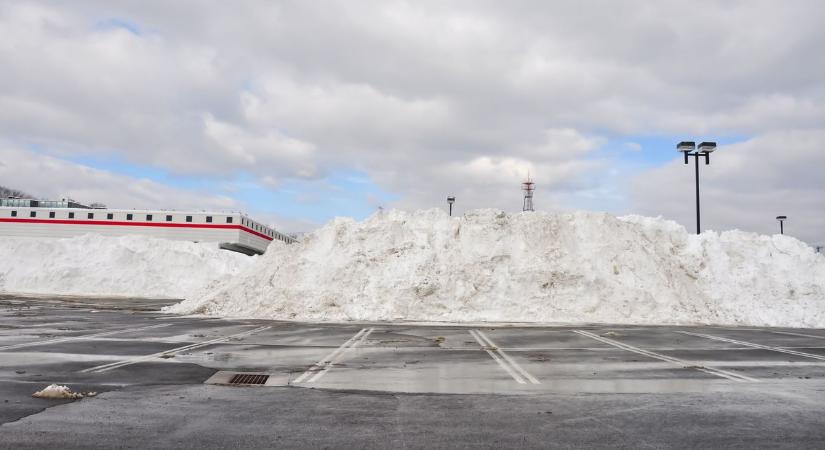 A tulajdonos vagy a bérlő külső szolgáltatót is megbízhat a téli munkálatokkal