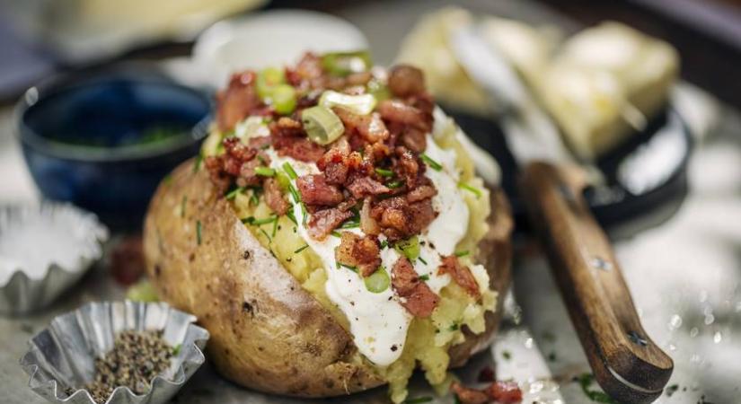 Héjában sült, töltött krumpli: fenséges, laktató vacsora
