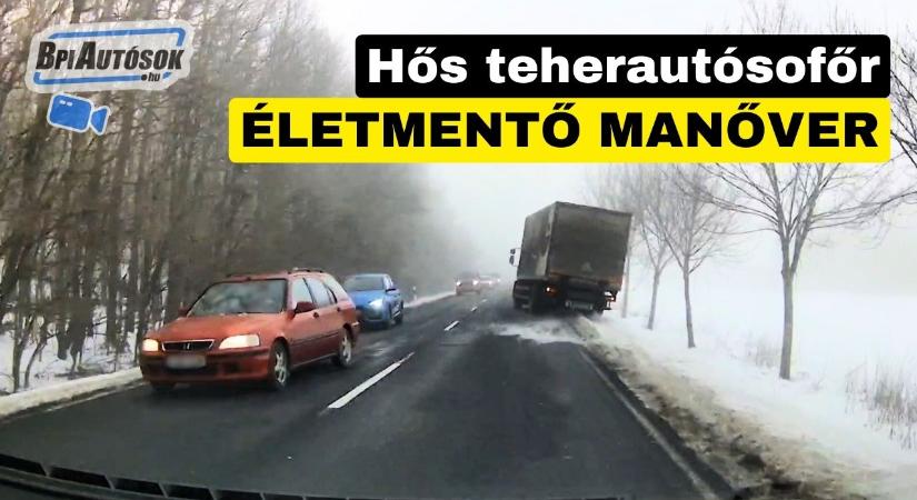 Hős teherautósofőr a 77-esen: mutatjuk az életmentő manővert