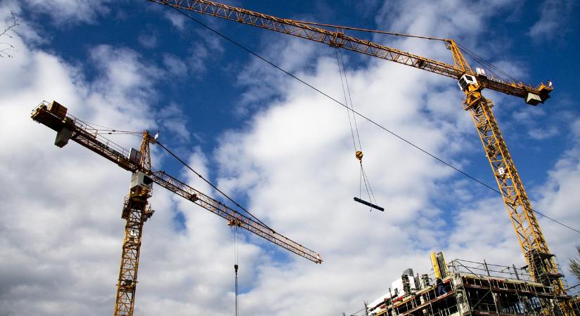 Durván visszaestek novemberben az infrastrukturális beruházások