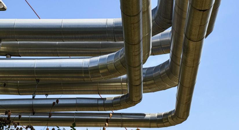 Hatalmas mennyiségű víz folyt el a távhőrendszerből Kazincbarcikán