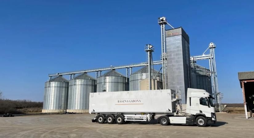 A NAV végrehajtást indított a Kósa Lajoshoz több szálon kötődő agrárbotrány egyik cégénél