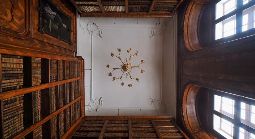 A magyar kultúra napja alkalmából megnyitják a látogatók előtt a veszprémi Érseki Palota könyvtárszobáját