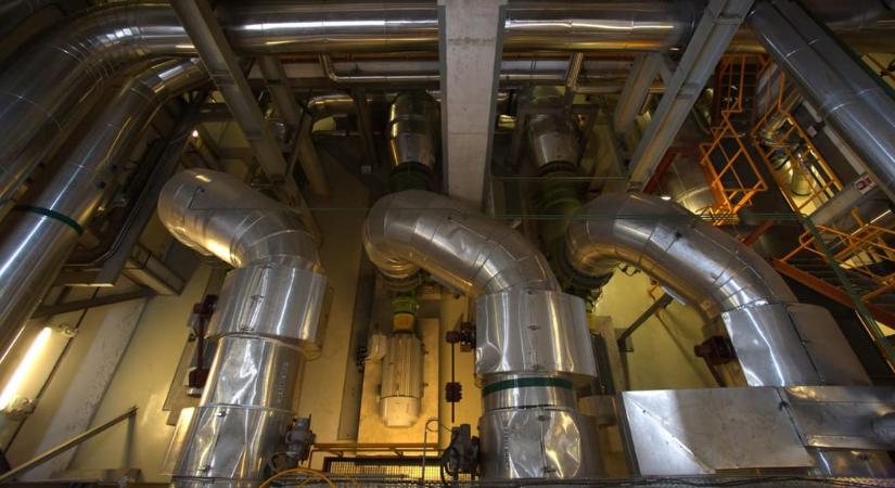 Még mindig nincs fűtés Kazincbarcikán, leghamarabb délutánra várható, hogy újra lesz, de akkor sem mindenhol