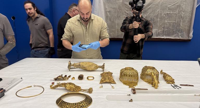 Zárt ajtók, fegyveres védelem: így bontották ki Attila korának kincseit Budapesten