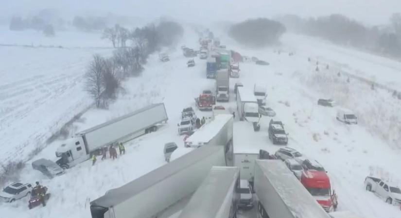 Brutális tömegbaleset: 100 jármű ütközött össze a hóvihar miatt – videó