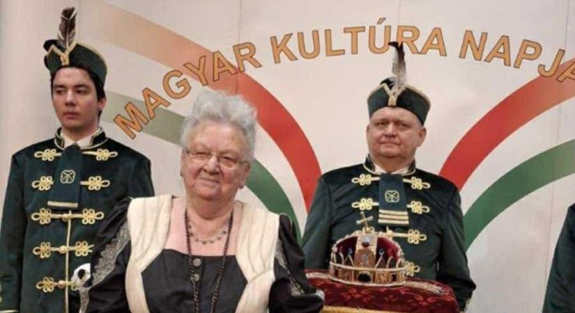 Büszke lakosára a falu: rangos elismerést kapott Buzás Lajosné