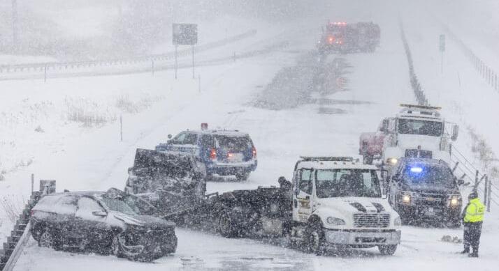 Ítéletidő – Hatalmas baleset, több mint 100 jármű ütközött össze, sok a sérült