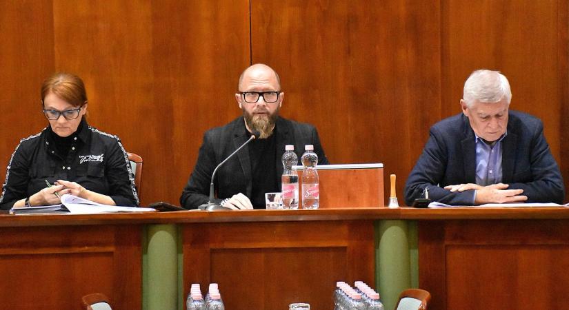 „A valódi okokat csak ketten tudjuk” – lemondott az alpolgármester Jászberényben