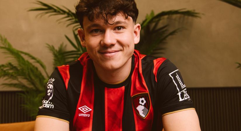 Tóth Alex rögtön rekorder lett azzal, hogy Angliába igazolt