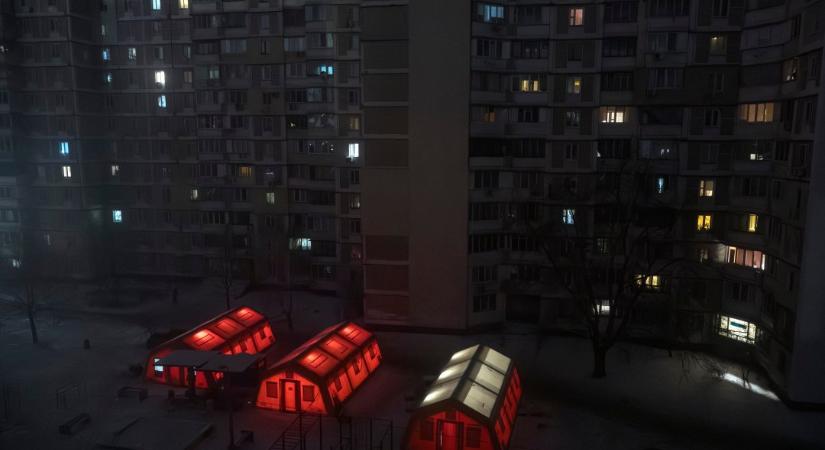 Sötétség és fagy: kritikus helyzetben az ukrán energiahálózat