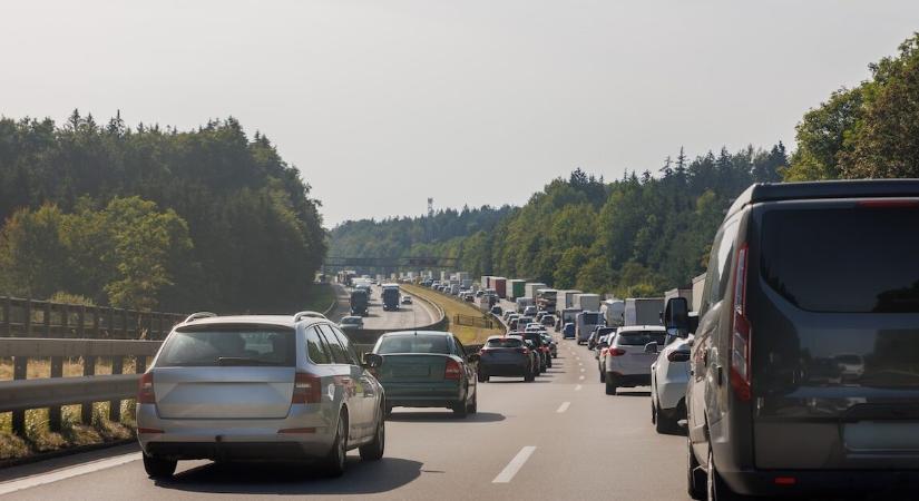 Itt a megújult KRESZ, szeptembertől jönnek a szigorítások és újdonságok