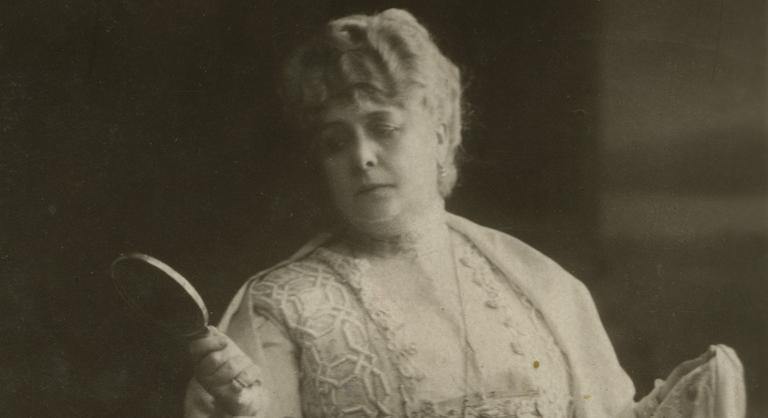 Felvidéken, egy országúton született, temetésén az egész nemzet zokogott