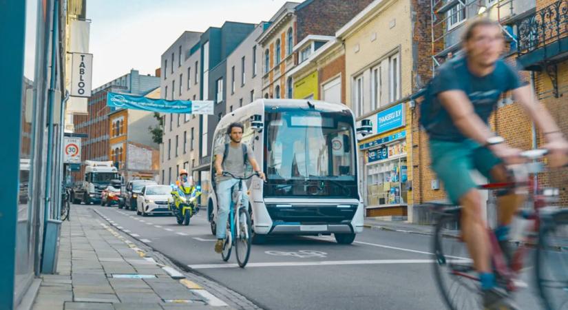 Egy európai városban már élesben tesztelik az önvezető buszt