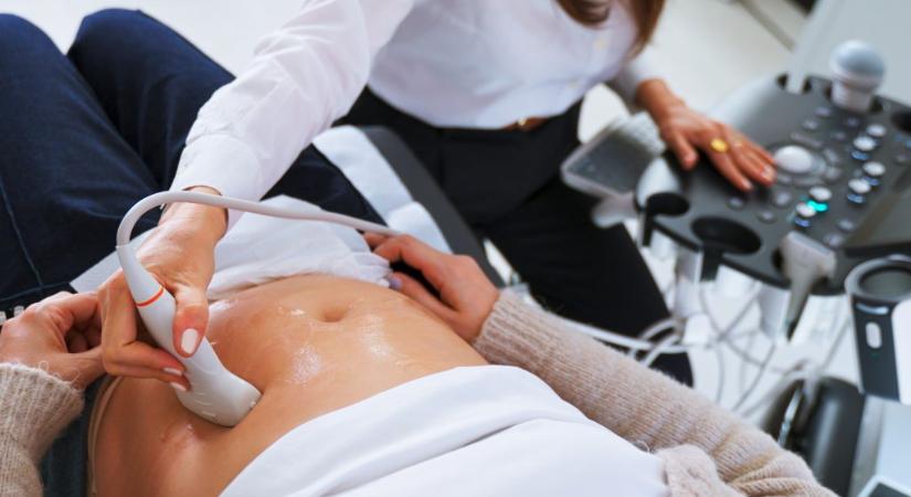 Endometriózis: 200 ezer magyar nőn segíthet a Semmelweis Egyetem fejlesztése