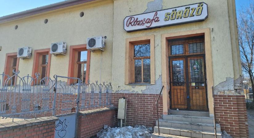 Bezárnak és eltűnnek