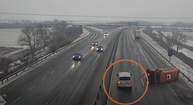 A segítségnyújtás nem opció – látványosan kikerülte a balesetet az M1-esen a sofőr – VIDEÓ!