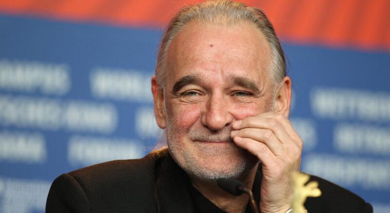 Ideiglenes emlékhelyek nyíltak Tarr Béla tiszteletére Budapesten