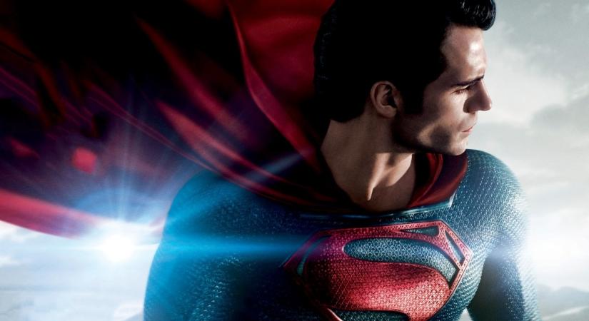 Zack Snyder megosztotta az első képet, amit a Supermannek beöltözött Henry Cavillről készített, ekkor még nem a megszokott kosztümöt viselte