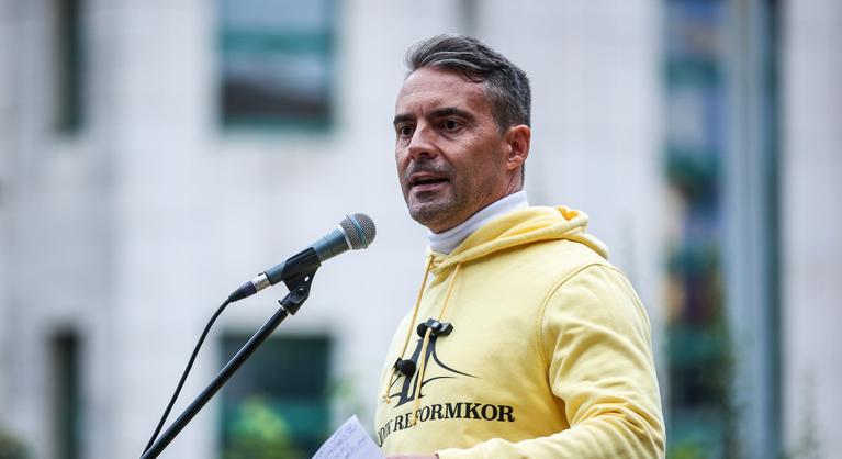 Sorban lépnek vissza az ellenzéki pártok, aminek nagy hatása van a választásra nézve