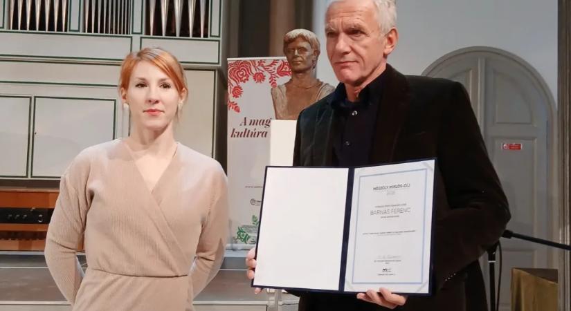 Barnás Ferenc átvette a Mészöly-díjat